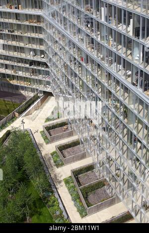 Façade extérieure vue d'en haut. Circus West Village - Battersea Power Station, Londres, Royaume-Uni. Architecte: Simpsonhaugh, 2018. Banque D'Images