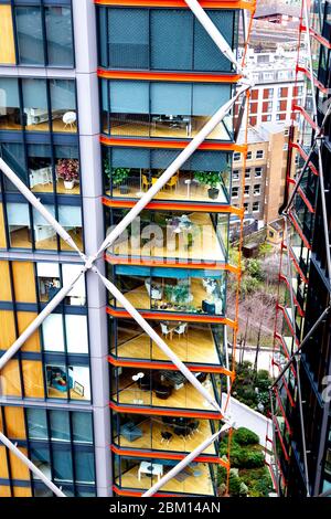 Vue sur les appartements de la tour résidentielle Neo Bankside visible depuis la plate-forme d'observation du bâtiment Tate Modern Blavatnik, Londres, Royaume-Uni Banque D'Images