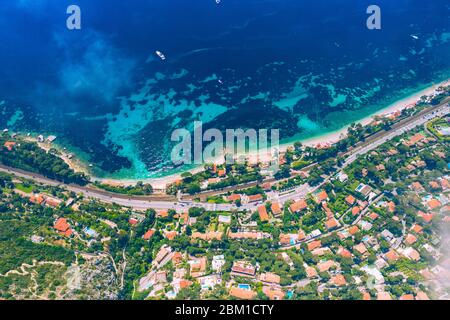 Vue aérienne de la Côte d'Azur près de Nice, Côte d'Azur, France, Europe. Banque D'Images