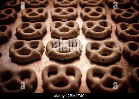 lot de bretzels couverts de yaourt Banque D'Images