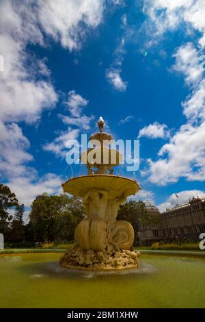 La fontaine Hochgurtel, en face du Royal Exhibition Building de Melbourne, a été conçue en 1880 par Joseph Hochgurtel, un immigré de Cologne, et Hhi Banque D'Images