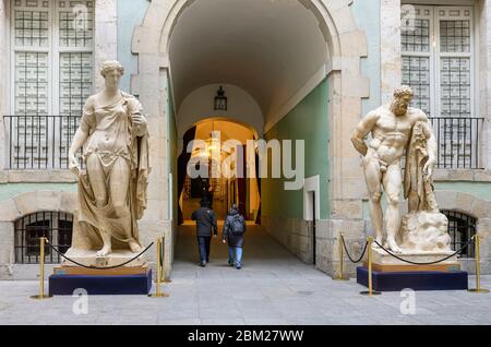 Copies des statues grecques et romaines anciennes dans la cour intérieure de l'Académie royale des Beaux-Arts de San Fernando, Madrid, Espagne, Banque D'Images