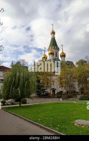 L'église orthodoxe russe Saint Nicholas le Miracle-Maker ou Wonderworker dans le centre de Sofia, Bulgarie, Europe Banque D'Images