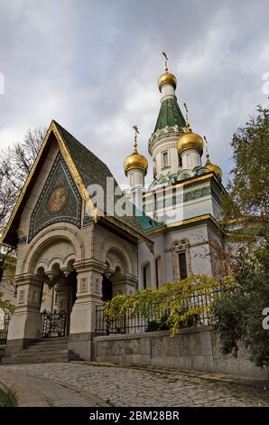 L'église orthodoxe russe Saint Nicholas le Miracle-Maker ou Wonderworker dans le centre de Sofia, Bulgarie, Europe Banque D'Images