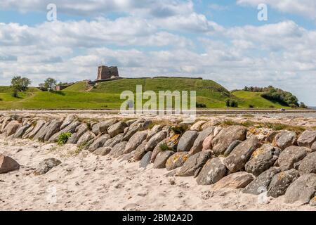 Le château de Kalo (Kalø Slot) est un château en ruines historique situé dans l'est du Jutland, Djursland, Danemark. Il a été construit au XIVe siècle. Ruine du château de Kalo Banque D'Images