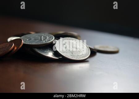 Argent - après Covid-19 comment la circulation des pièces Banque D'Images