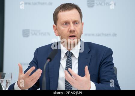 Dresde, Allemagne. 06e mai 2020. Michael Kretschmer (CDU), Premier ministre de Saxe, prend la parole lors d'une conférence de presse. L'État libre veut relâcher l'interdiction de contact dans la crise de Corona. Credit: Sebastian Kahnert/dpa-Zentralbild/dpa/Alay Live News Banque D'Images