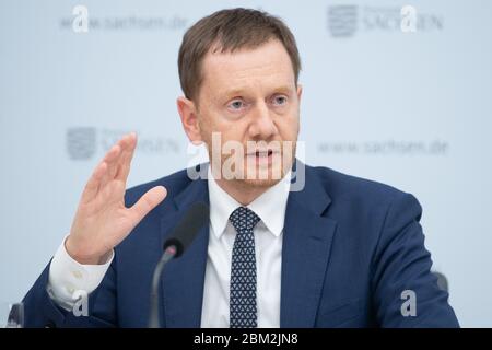 Dresde, Allemagne. 06e mai 2020. Michael Kretschmer (CDU), Premier ministre de Saxe, prend la parole lors d'une conférence de presse. L'État libre veut relâcher l'interdiction de contact dans la crise de Corona. Credit: Sebastian Kahnert/dpa-Zentralbild/dpa/Alay Live News Banque D'Images