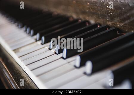 Gros plan Vintage Baby Grand Piano Keys Banque D'Images