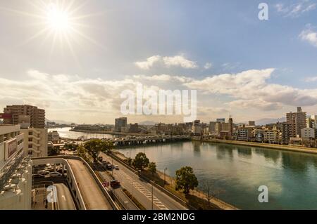 Hiroshima / Japon - 20 décembre 2017 : paysage urbain de la ville d'Hiroshima au Japon Banque D'Images