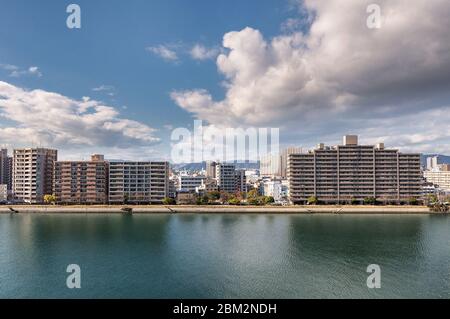 Hiroshima / Japon - 20 décembre 2017 : paysage urbain de la ville d'Hiroshima au Japon Banque D'Images