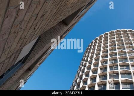 Brutalisme postmoderne Brutaliste Precast Concrete Space House 1 Kemble Street, Holborn, Londres WC2B 4AN par Richard Seifert Architect Banque D'Images