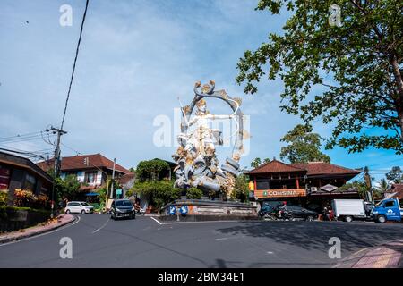 Statue d'Arjuna dans la province d'Ubud. Arjuna est le héros archer dans la religion hindoue Banque D'Images