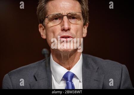 Dana Deasy, responsable de l'information au ministère de la Défense, témoigne devant l'audience du Comité des services armés du Sénat américain sur la politique du spectre du ministère de la Défense et l'impact de la décision de la Commission fédérale des communications sur la sécurité nationale lors de la pandémie du coronavirus COVID-19 à Capitol Hill à Washington, DC, USA, 06 mai 2020.Credit: Shawn thew/Pool via CNP /MediaPunch Banque D'Images