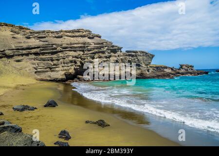 Plage de sable vert d'Hawaï (Papakōlea) la plage incontournable de Big Island Banque D'Images