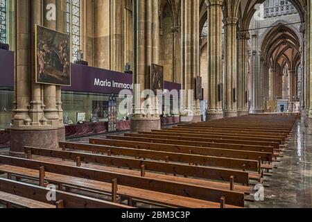 Intérieur de la cathédrale de Marie Immaculée dans la vieille ville. Ville de Vitoria-Gasteiz, Pays Basque, Espagne. Banque D'Images