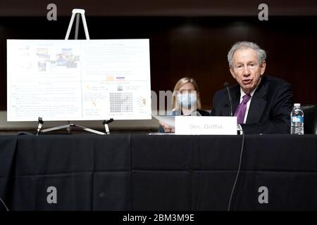 Michael Griffin, sous-secrétaire à la Défense pour la recherche et l'ingénierie, fait une déclaration liminaire lors d'une audience du Comité des services armés du Sénat des États-Unis le mercredi 6 mai 2020 pour discuter de l'impact sur la sécurité nationale de l'CommissionÕs approbation du spectre de la bande L des Communications fédérales à Ligado Networks.Credit: Greg Nash/Pool via CNP | utilisation dans le monde entier Banque D'Images