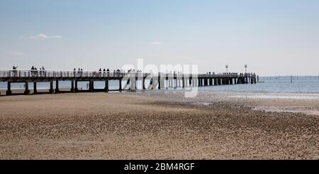 pier d'Andernos les bains dans l'en-tête de modèle de bannière Web Banque D'Images