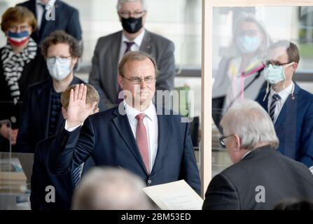 Kiel, Allemagne. 07th Mai 2020. Claus Christian Claussen (CDU) est assermenté comme nouveau ministre de la Justice du Schleswig-Holstein au Parlement de l'Etat. Crédit : Carsten Rehder/dpa/Alay Live News Banque D'Images