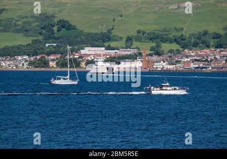 des ferries de millport de largs à millport, grand cumbrae, ayrshire Banque D'Images