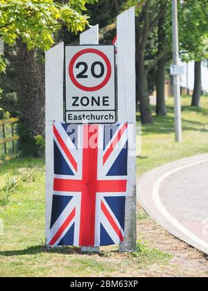 Eastchurch, Kent, Royaume-Uni. 7 mai 2020. VE préparatifs de la journée dans le village d'Eastchurch, Kent. Eastchurch est connu comme la « maison de l'aviation britannique », car Eastchurch Airfield a vu le premier vol contrôlé par un pilote britannique sur le sol britannique. Crédit : James Bell/Alay Live News Banque D'Images