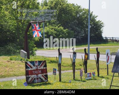 Eastchurch, Kent, Royaume-Uni. 7 mai 2020. VE préparatifs de la journée dans le village d'Eastchurch, Kent. Eastchurch est connu comme la « maison de l'aviation britannique », car Eastchurch Airfield a vu le premier vol contrôlé par un pilote britannique sur le sol britannique. Crédit : James Bell/Alay Live News Banque D'Images