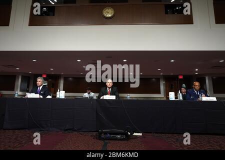 Washington, États-Unis. 07th Mai 2020. Kenneth Braithwaite (L), nommé secrétaire de la Marine; James Anderson, nommé sous-secrétaire adjoint à la Défense pour les politiques; et le général Charles Q. Brown, Jr.(R), nommé pour renouvellement de mandat au grade de général et au poste de chef d'état-major de la U.S. Air Force; Témoigner lors de leur audition de candidature au Sénat des Services armés à Capitol Hill, Washington, DC, le jeudi 7 mai 2020. Photo de Kevin Dietsch/UPI crédit: UPI/Alay Live News Banque D'Images