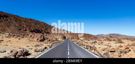 Belle route dans le parc national Teide, Tenerife, Espagne Banque D'Images