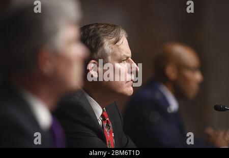 Washington, États-Unis. 07th Mai 2020. Kenneth J. Braithwaite, à gauche, James H. Anderson, au centre, et le général Charles Q. Brown témoignent lors d'une audience des services armés du Sénat à Capitol Hill, à Washington, DC, le jeudi 7 mai 2020. L'audience a lieu pour examiner les nominations de Braithwaite au poste de secrétaire de la Marine, Anderson au poste de sous-secrétaire adjoint et Brown, Jr. Au poste de chef d'état-major de la United States Air Force. Photo de Kevin Dietsch/UPI crédit: UPI/Alay Live News Banque D'Images