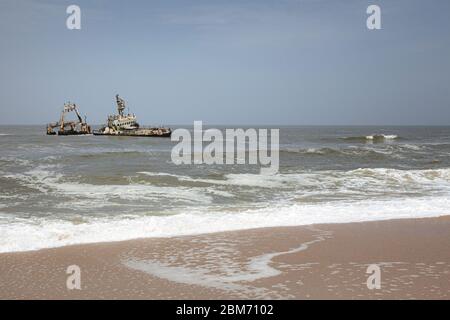 Naufrage 'Zeila' sur la côte sud de l'Atlantique au sud de la baie Henties dans le parc national de Dorob, district de Swakopmund, région d'Erongo, Namibie Banque D'Images