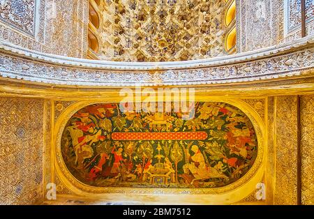 GRENADE, ESPAGNE - 25 SEPTEMBRE 2019 : le chef-d'œuvre Hall des Rois, du Palais des Lions (palais Nasrid, Alhambra), présente une décoration au plafond complexe Banque D'Images