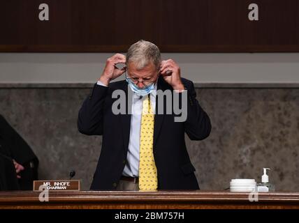 Le sénateur américain James Inhofe (républicain de l'Oklahoma), président du Comité des services armés du Sénat américain, lors d'une audience des services armés du Sénat américain à Capitol Hill à Washington, DC, le jeudi 7 mai 2020. Kenneth Braithwaite, nommé secrétaire de la Marine; James Anderson, nommé sous-secrétaire adjoint à la Défense pour les politiques; et le général Charles Q. Brown, Jr., nommé pour renouvellement de mandat comme chef d'état-major de l'US Air Force, témoignent. Crédit: Kevin Dietsch / Pool via CNP | utilisation dans le monde entier Banque D'Images