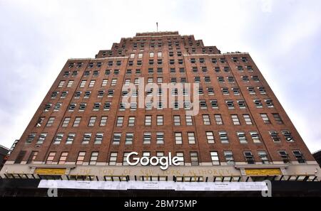 La façade de la neuvième Avenue, qui présente l'ancien logo de l'entreprise Google Building dans le quartier de Chelsea, Manhattan, New York, NY, USA. Banque D'Images