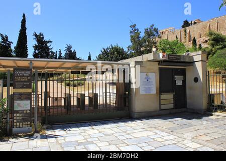 Athènes, Grèce, mai 6 2020 - fermeture du site archéologique sur les pentes de l'Acropole pendant le confinement du coronavirus. Banque D'Images