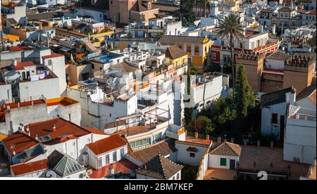 Vue aérienne sur les toits et les bâtiments de la ville médiévale de Salamanque en Espagne Banque D'Images