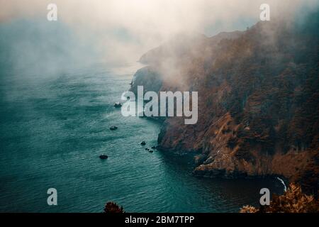 Paysage avec nuages dans les collines au-dessus de San Francisco Banque D'Images