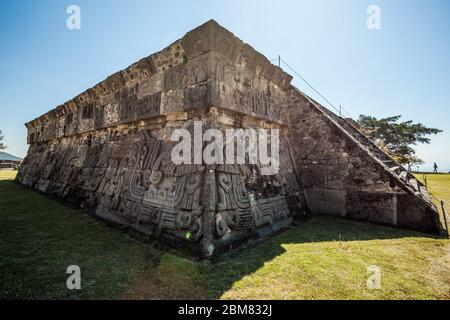 Temple du serpent à plumes à Xochicalco. Site archéologique à Cuernavaca, Mexique sans personne Banque D'Images