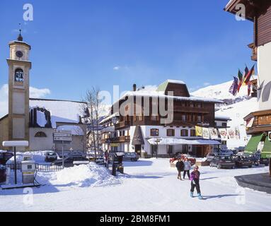 Centre ville, Livigno, Alta Valtellina, Lombardie, Italie Banque D'Images