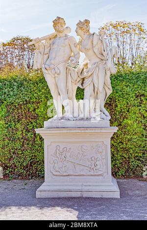 Statues de pierre de Vienne dans les jardins du Belvédère en Autriche Banque D'Images