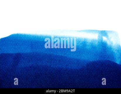 Bleu azur peint à la main aquarelle abstraite papier peint toile de fond illustration de simples vagues de mer calmes isolées sur texture papier grunge Banque D'Images
