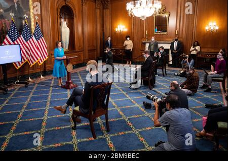 Washington, États-Unis. 07th Mai 2020. La représentante américaine Nancy Pelosi (D-CA) prend la parole à sa conférence de presse hebdomadaire Washington, DC. Crédit : SOPA Images Limited/Alamy Live News Banque D'Images