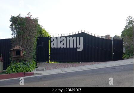 Bel Air, Californie, États-Unis 7 mai 2020 UNE vue générale de l'atmosphère de la résidence d'Elon Musk, anciennement propriété de Gene Wilder et Gilda Radner au 10930 Chalon Road le 7 mai 2020 à Bel Air, Californie, États-Unis. Photo par Barry King/Alay stock photo Banque D'Images