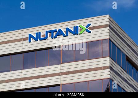 Le logo Nutanix est visible au siège de Nutanix, société de cloud computing, à San Jose, en Californie. Banque D'Images