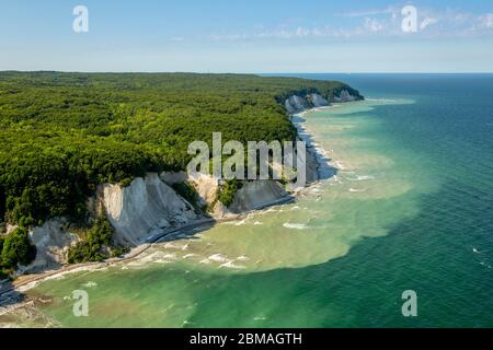 , Konigsstuhl sur la côte craie du Parc National Jasmund sur l'île de Rugen, 05.06.2016, vue aérienne, Allemagne, Mecklembourg-Poméranie occidentale, Ruegen, Parc National Jasmund Banque D'Images