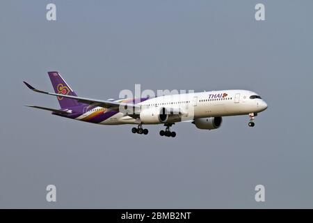 HS-THG Thai Airways International Airbus A350-941 à Malpensa (MXP / LIMC), Milan, Italie Banque D'Images