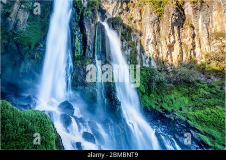 Chutes d'eau de Quetzalapan, Chignahuapan, Puebla, Mexique. Banque D'Images