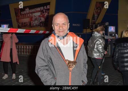 Corny Littmann BEI der Mahnwache und Kranzniederlegung zum Erhalt der Kiez-Kultur in der Großen Freiheit auf der Reeperbahn. Hambourg, 07.05.2020 Banque D'Images