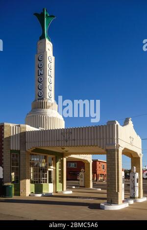 Station-service Conoco restaurée à Shamrock, Texas, le long de la route 66 Banque D'Images