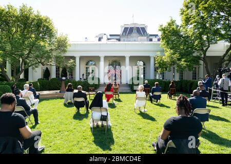 Washington, États-Unis d'Amérique. 07th Mai 2020. Washington, États-Unis d'Amérique. 07 mai 2020. Le président américain Donald Trump s'adresse à la Journée nationale de prière dans le jardin des roses de la Maison Blanche le 7 mai 2020 à Washington, DC crédit: Andrea Hanks/White House photo/Alay Live News Banque D'Images