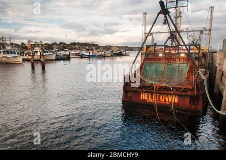 Provincetown, Massachusetts. 29 octobre 2018. Le bateau de pêche aux intempéries Helltown a amarré au quai MacMillan de provincetown, massachusetts. Banque D'Images